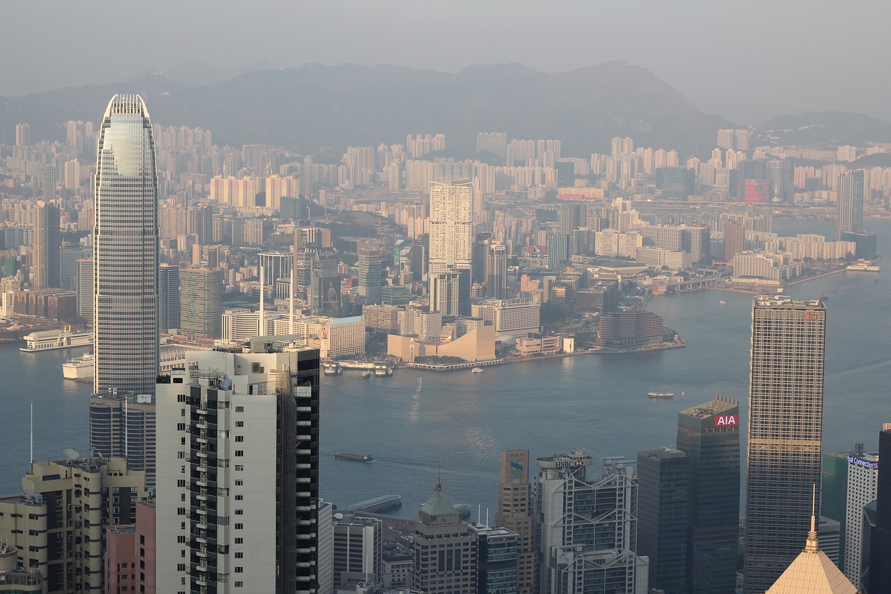 香港上市珠寶業(yè)，繁榮與進(jìn)步的見證