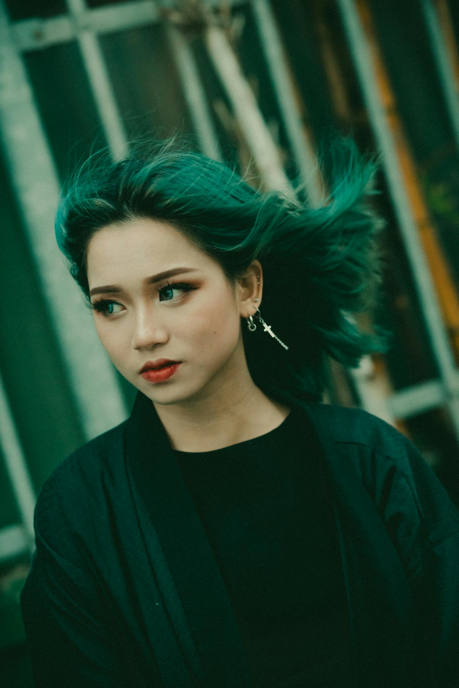 何三妹演員，演藝之路與角色魅力的展現(xiàn)